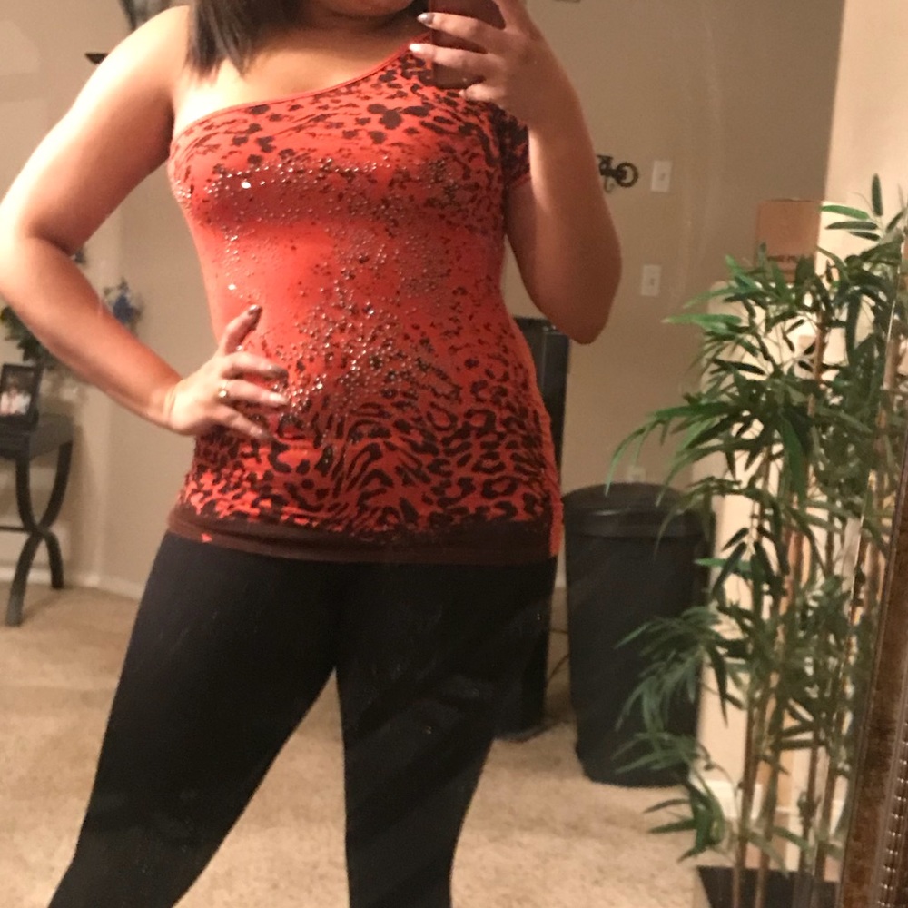 One sleeve dressy shirt